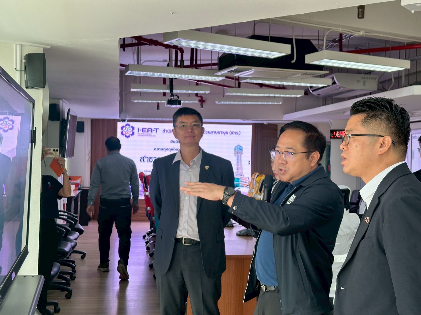 สำนักงานท่าเรืออุตสาหกรรมมาบตาพุด (สทร.) ให้การต้อนรับ คณะกงสุลใหญ่ นครคุนหมิง และคณะผู้บริหารมณฑลยูนนานสาธารณรัฐประชาชนจีน