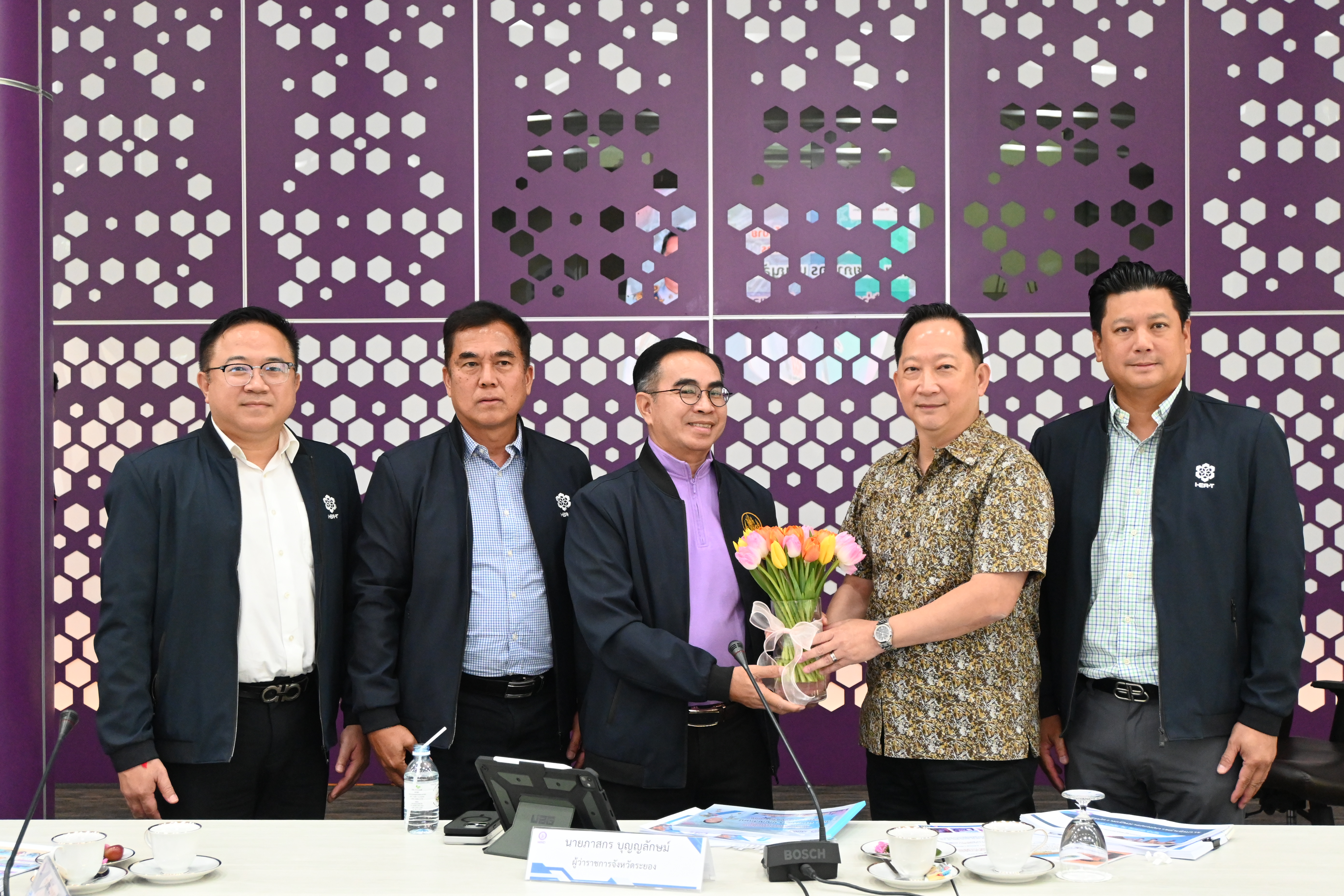 ผู้ว่าราชการจังหวัดระยอง มอบนโยบายการพัฒนา และกำกับดูแลภาคอุตสาหกรรมของจังหวัดระยอง