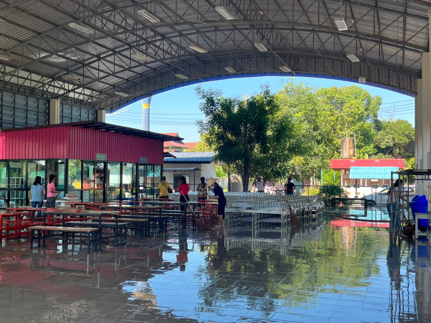 LINE ALBUM ทำความสะอาด รี.วัดตากวน ๒๑๑๐๒๖ 55