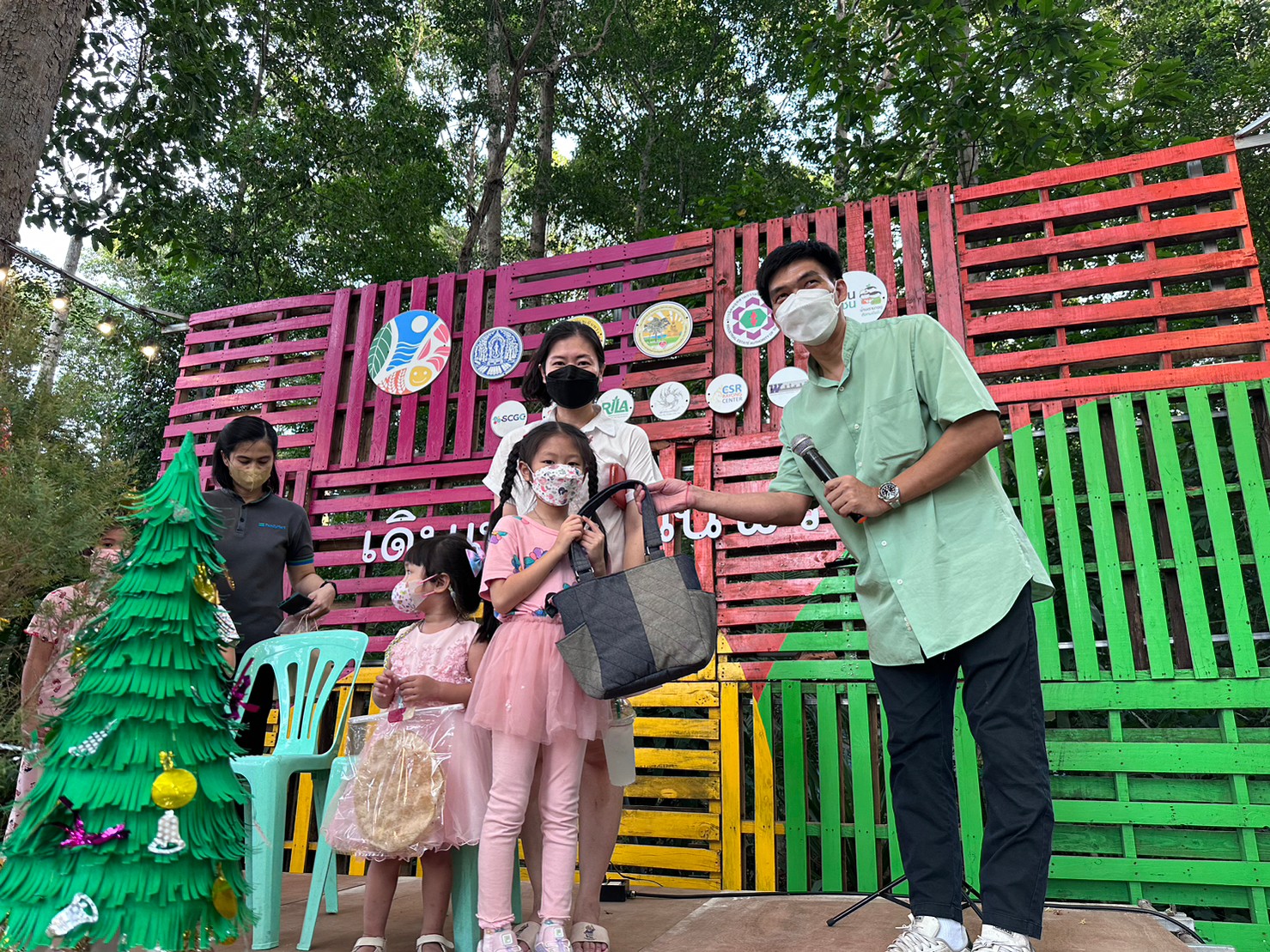 LINE ALBUM เดินเพลินเนินพระครั้งที่ 3 วันที่ 2 ๒๒๑๒ 21