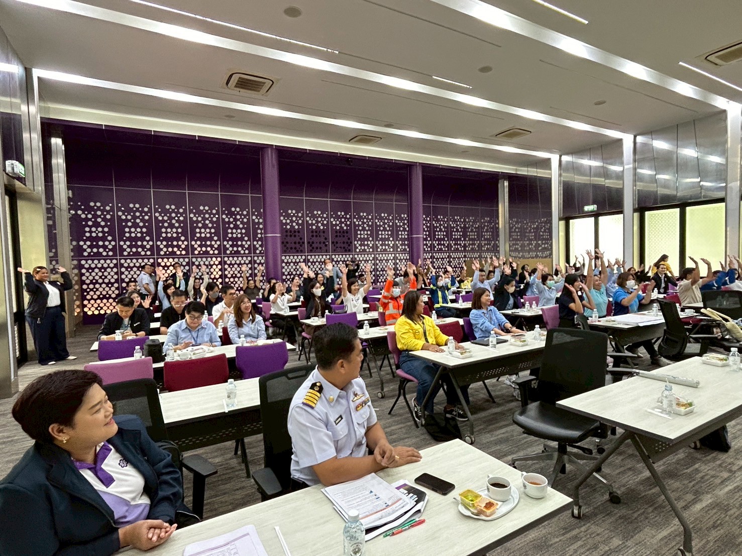 LINE ALBUM 26568 250526 18 0